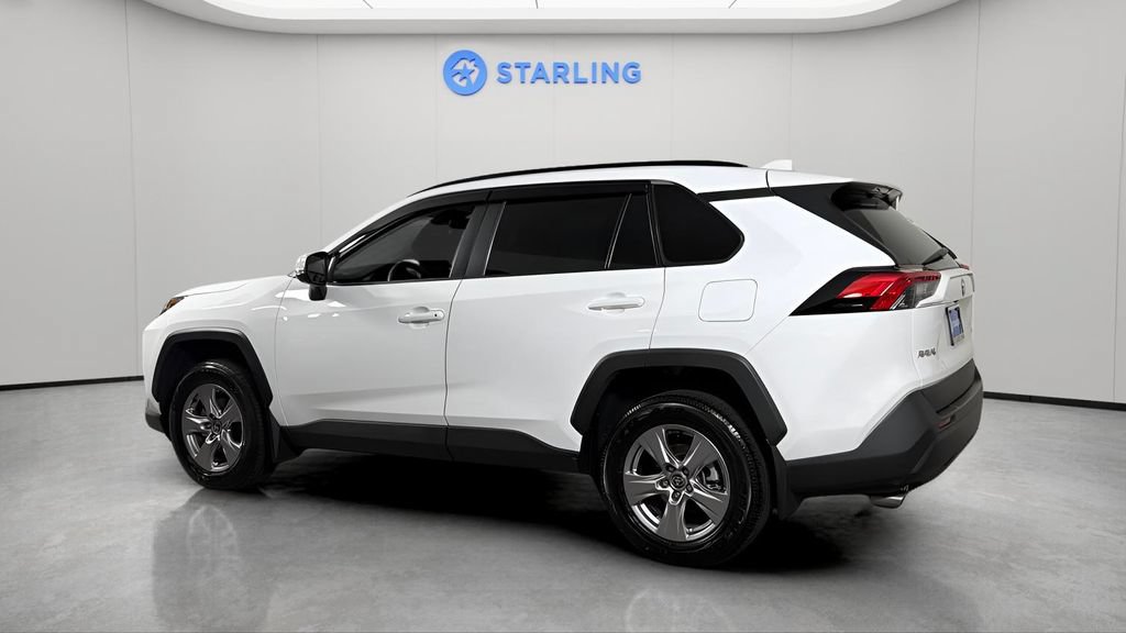 Used 2025 Toyota RAV4 XLE w/ Convenience Package FWD image 4