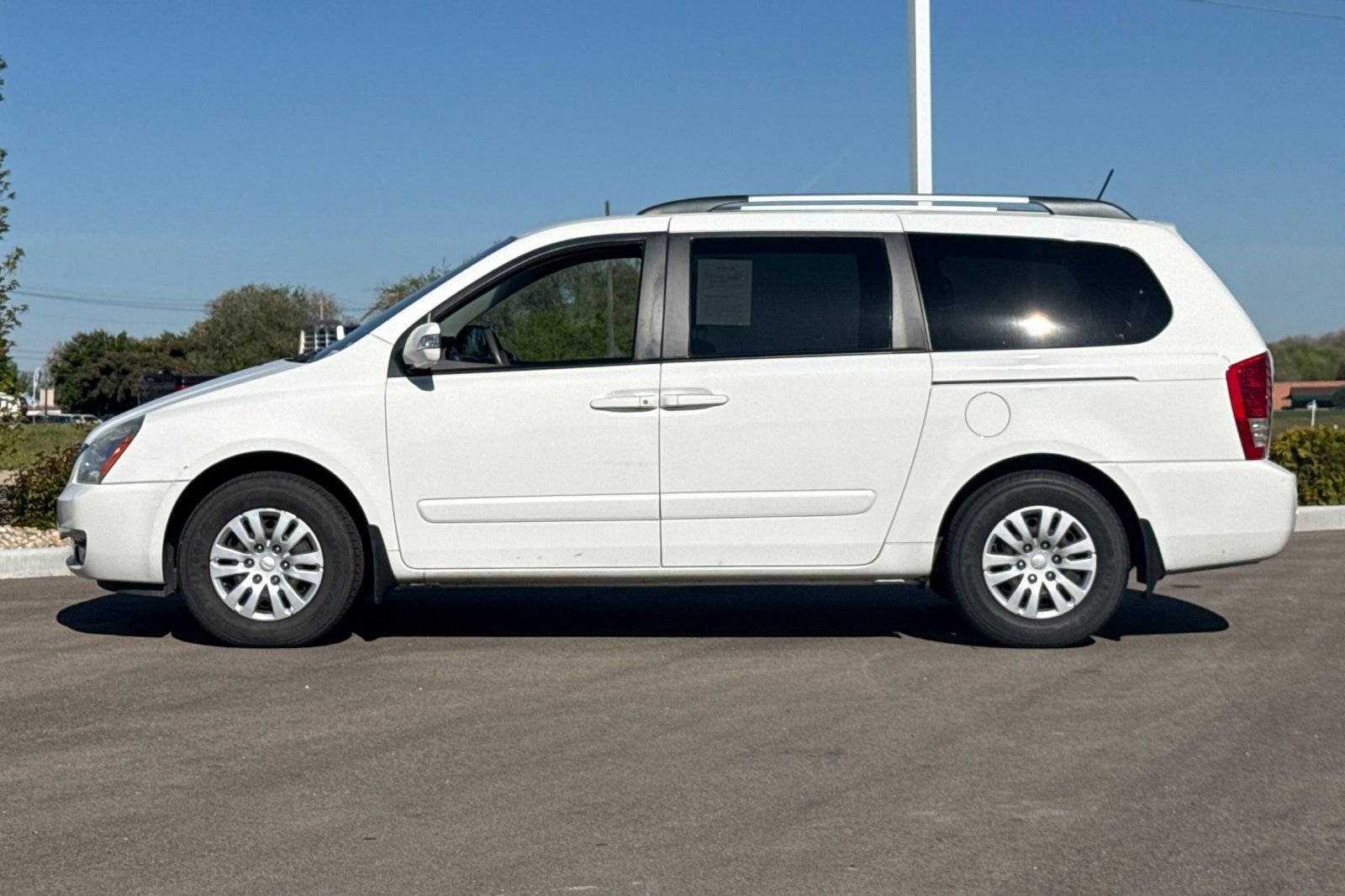 Used 2014 Kia Sedona LX FWD image 7