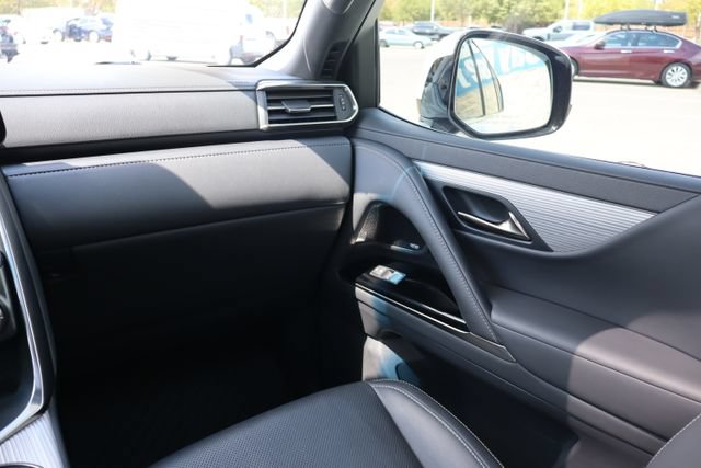 Used 2025 Lexus LX 600 F Sport w/ Accessory Package (2T) AWD/4WD image 9