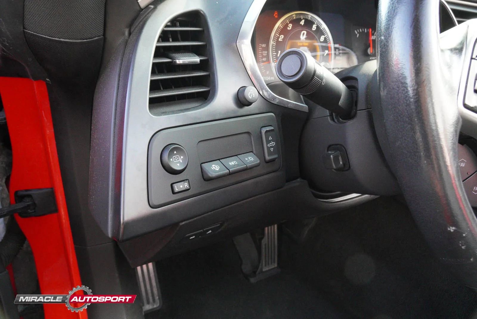 Used 2014 Chevrolet Corvette Stingray Convertible w/ 3LT Preferred Equipment Group image 32