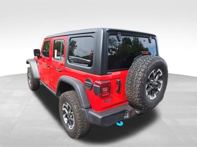 Used 2025 Jeep Wrangler Unlimited Rubicon 4xe w/ Convenience Group AWD/4WD image 4