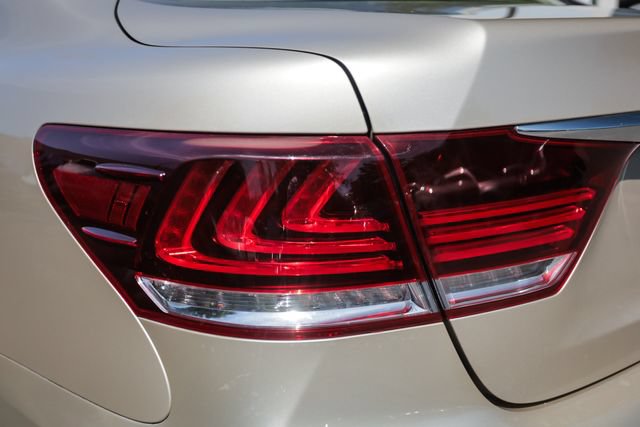 Used 2014 Lexus LS 460 AWD w/ Comfort Package image 18