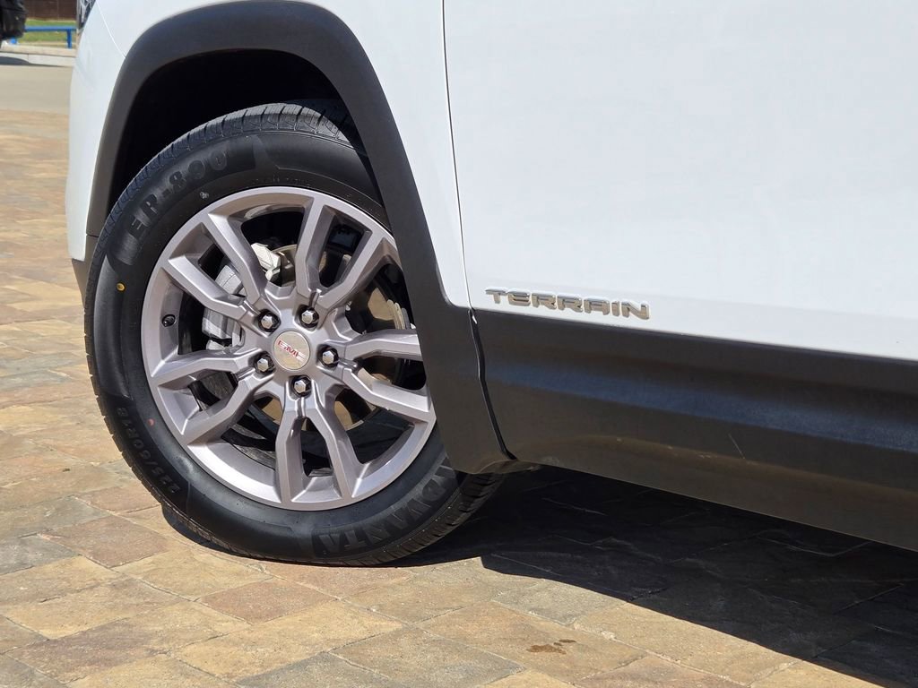 Used 2024 GMC Terrain SLT image 31