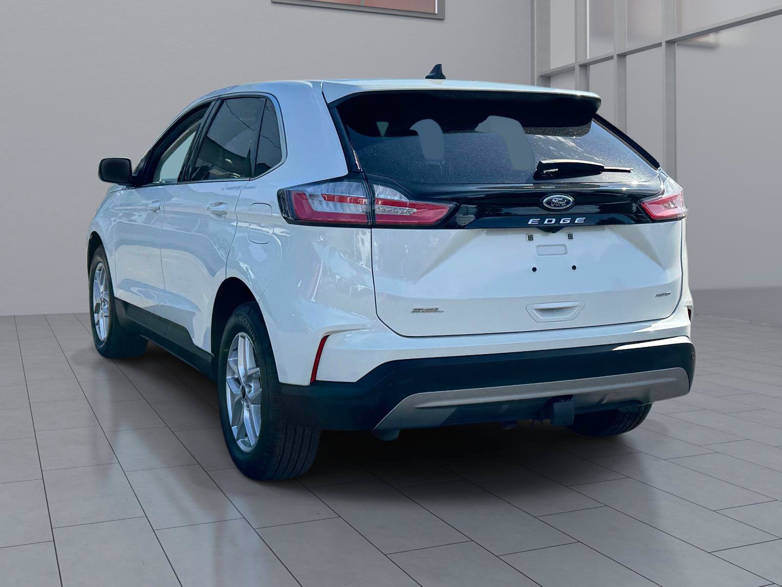 Certified 2024 Ford Edge SEL w/ Convenience Package AWD/4WD image 4