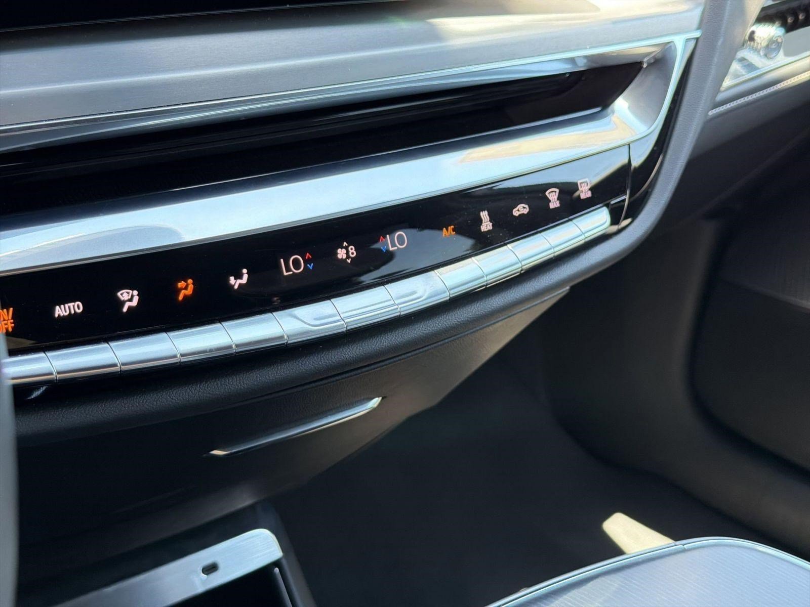 Certified 2024 Cadillac Lyriq Luxury AWD/4WD image 25