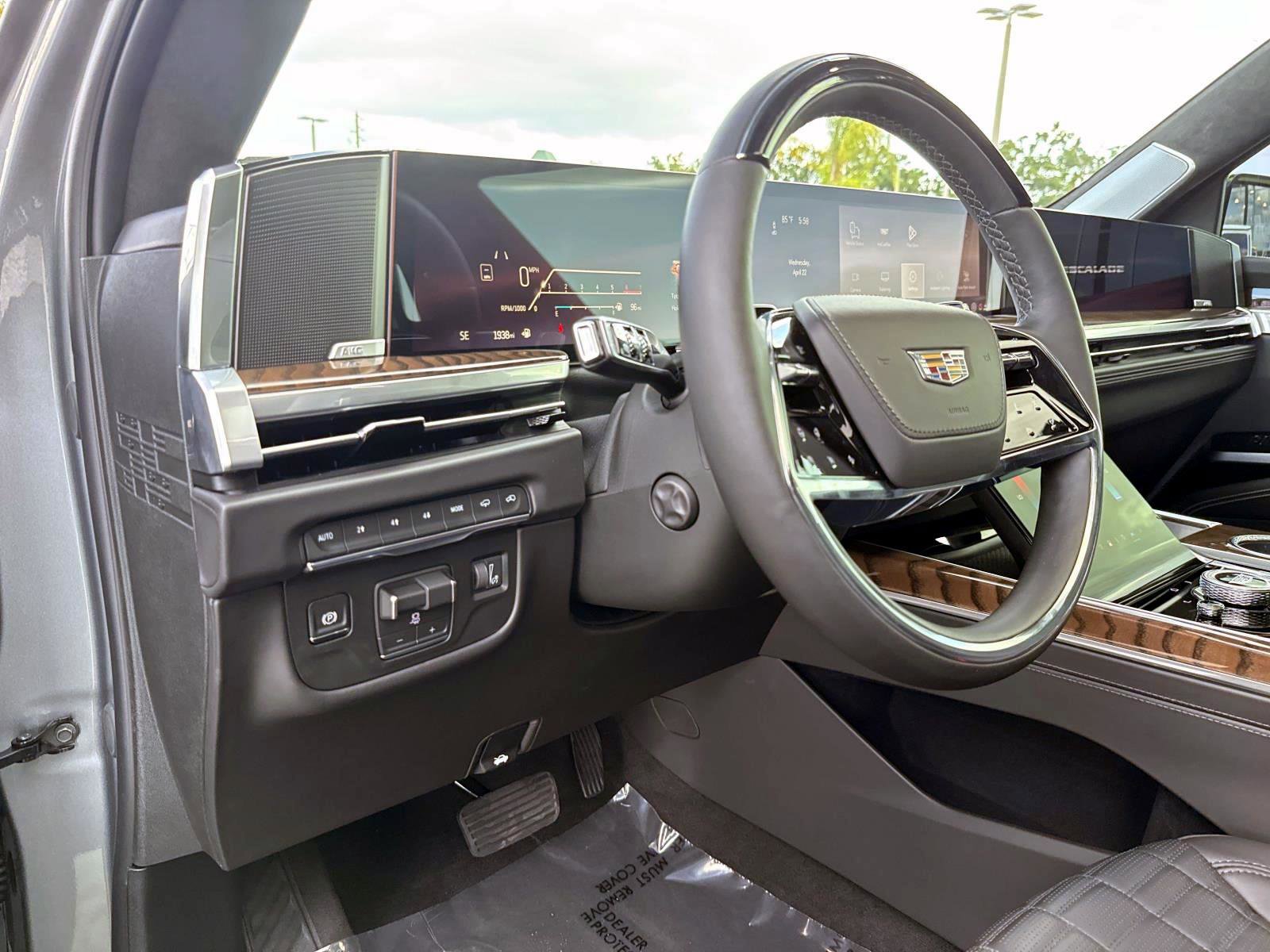 Used 2026 Cadillac Escalade Platinum Sport w/ LPO, ONYX Package AWD/4WD image 23