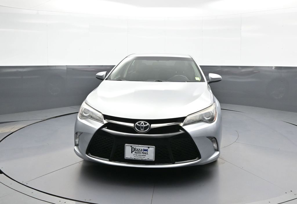 Used 2017 Toyota Camry SE w/ Protection Package (Q2) FWD image 2