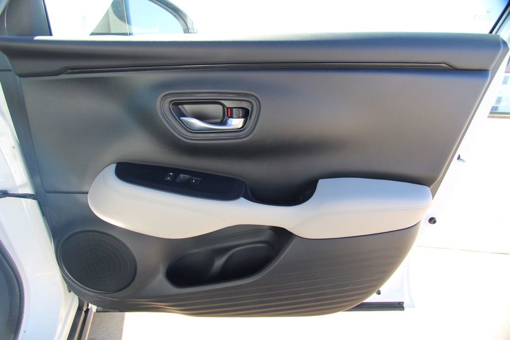 Used 2024 Honda HR-V LX image 32