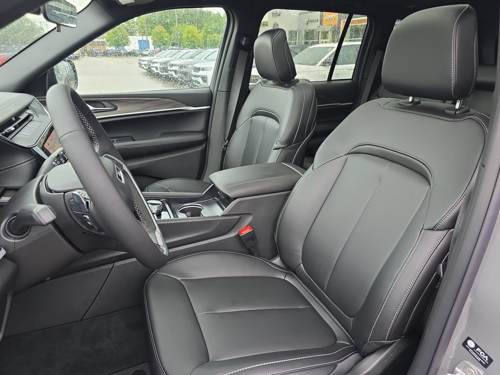 New 2027 Jeep Grand Cherokee Limited w/ Limited Altitude Package AWD/4WD image 15