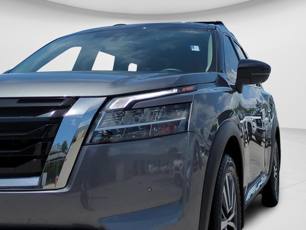 Certified 2022 Nissan Pathfinder Platinum w/ Cargo Package FWD image 26