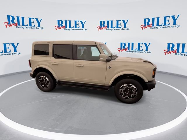 New 2025 Ford Bronco Outer Banks image 9
