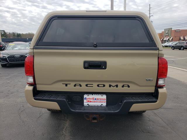 Used 2017 Toyota Tacoma TRD Sport w/ Tow Package (A/T) AWD/4WD image 4