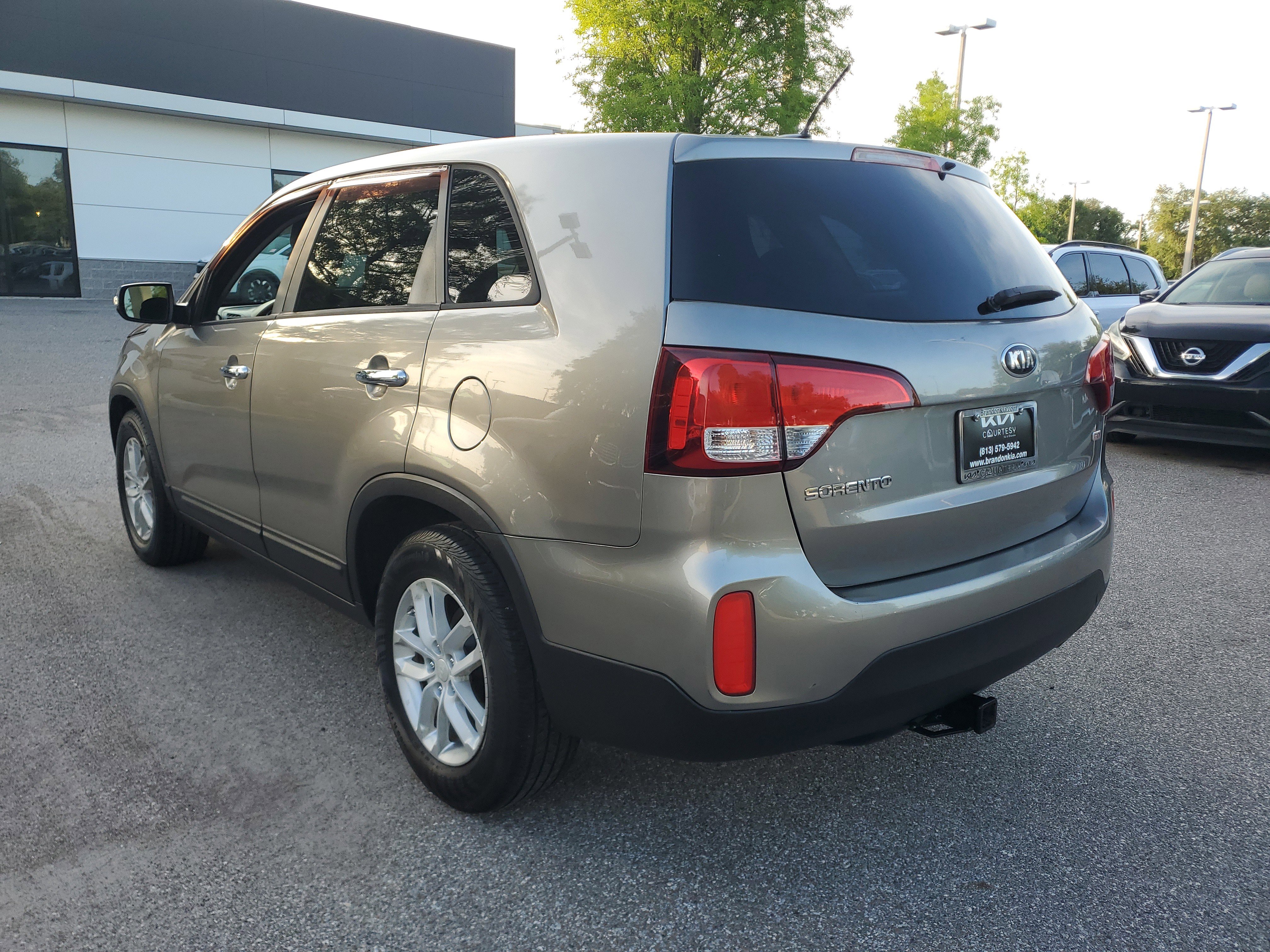 Used 2015 Kia Sorento LX FWD image 2