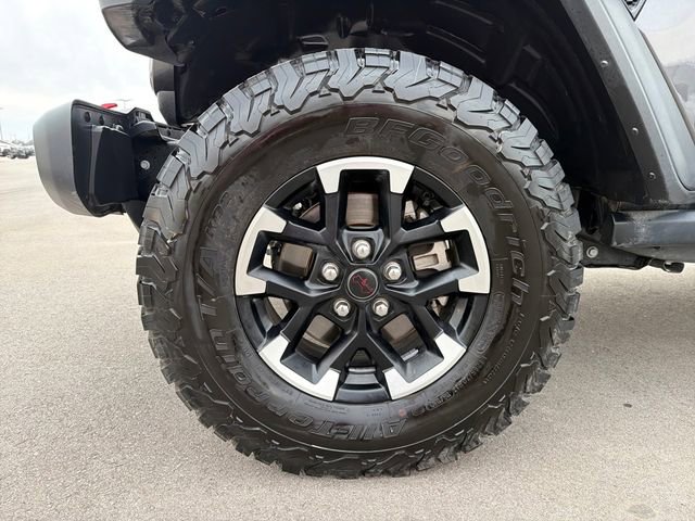 Used 2025 Jeep Wrangler Unlimited Rubicon AWD/4WD image 2