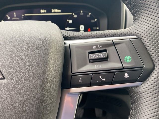 New 2025 Mitsubishi Outlander SE image 23