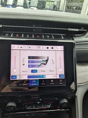 Used 2022 Jeep Grand Cherokee Limited image 24