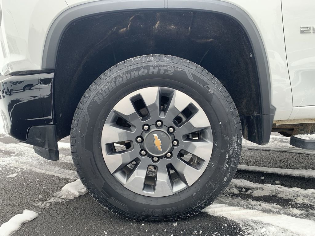 Used 2022 Chevrolet Silverado 2500 Custom w/ Custom Value Package image 18