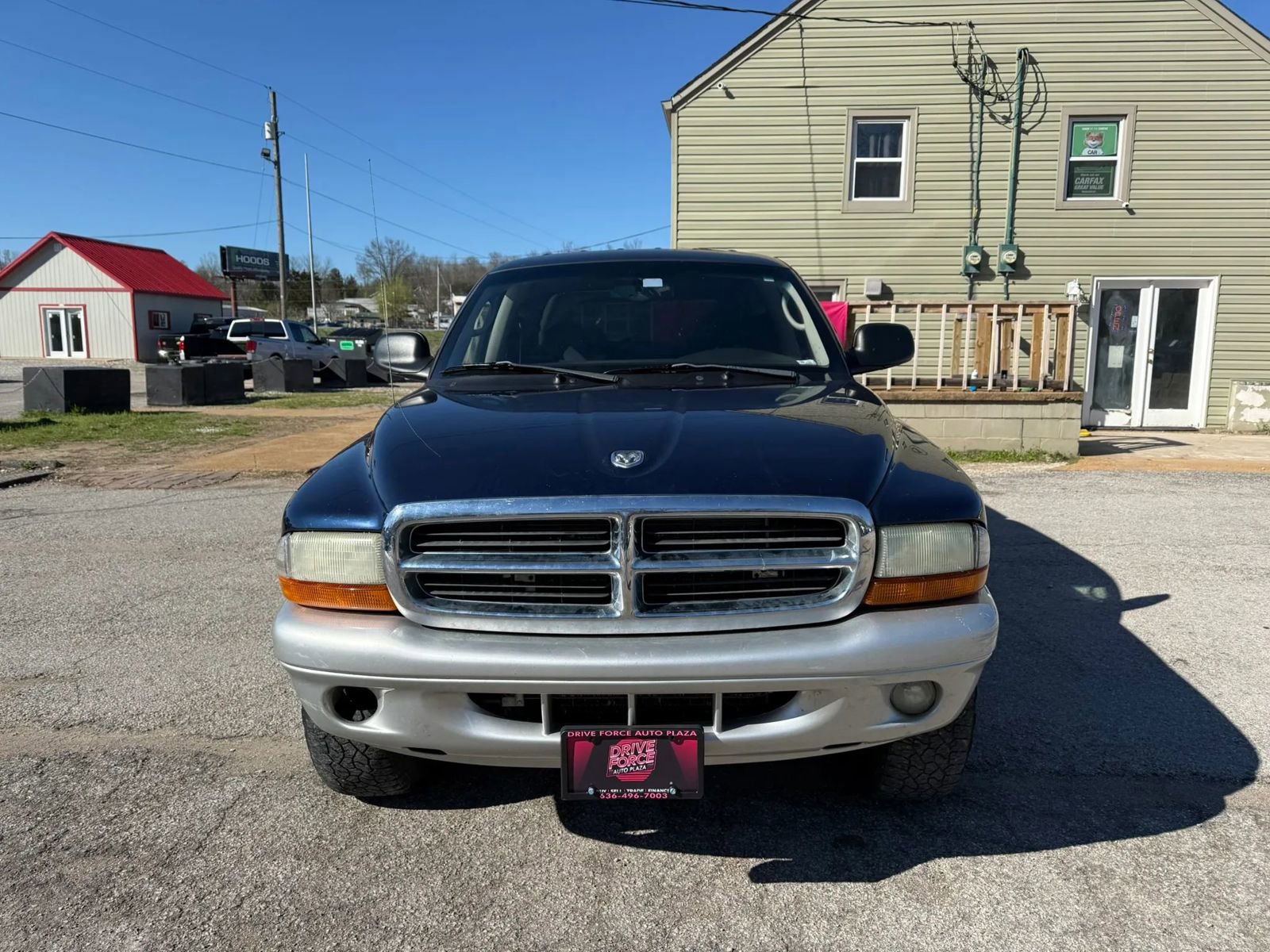 Used 2004 Dodge Dakota SLT w/ Deluxe Convenience Group AWD/4WD image 2