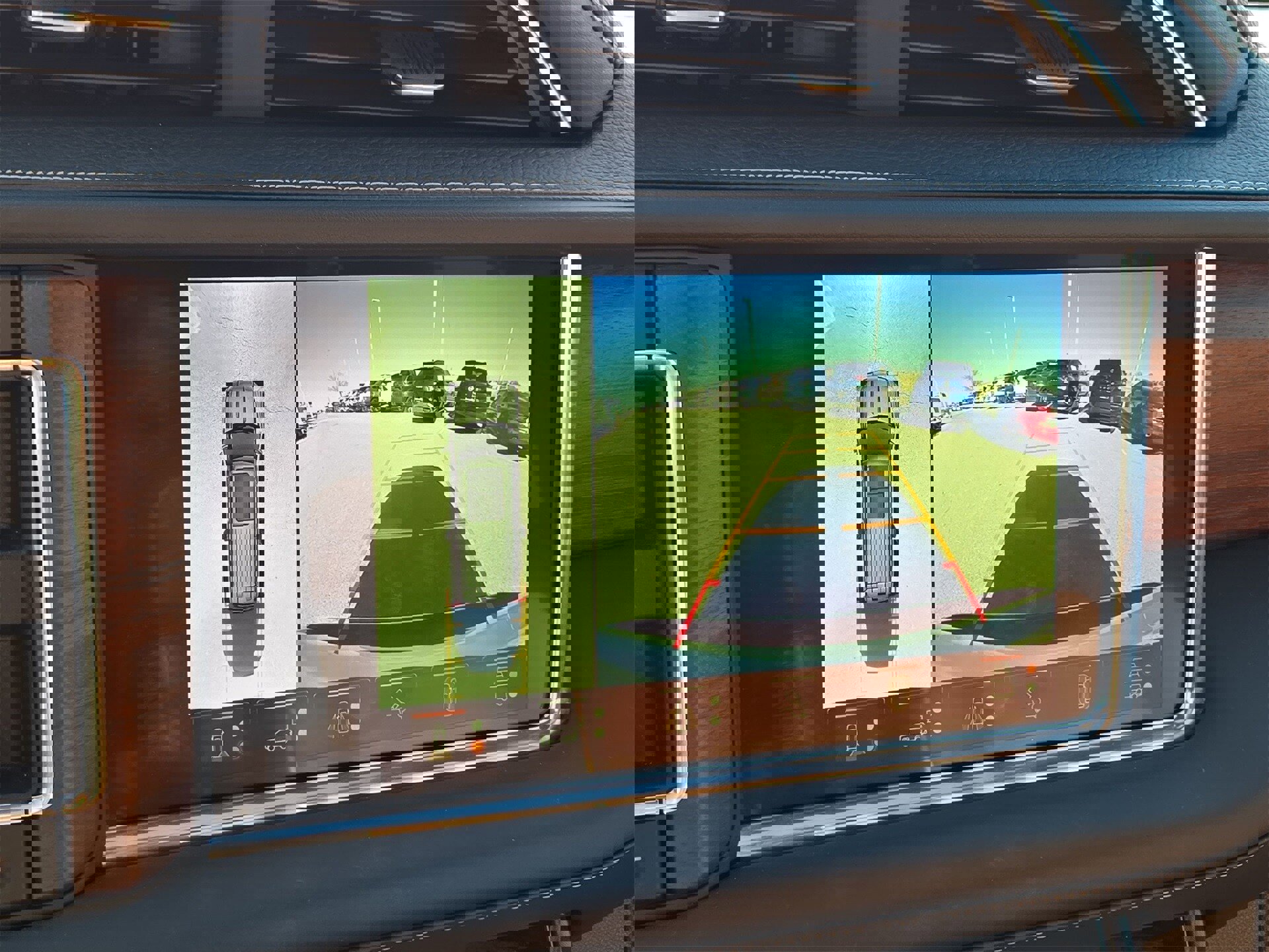 Used 2023 GMC Yukon Denali Ultimate image 18