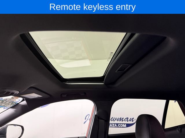 Used 2024 Chevrolet Trax RS w/ Sunroof Package FWD image 21