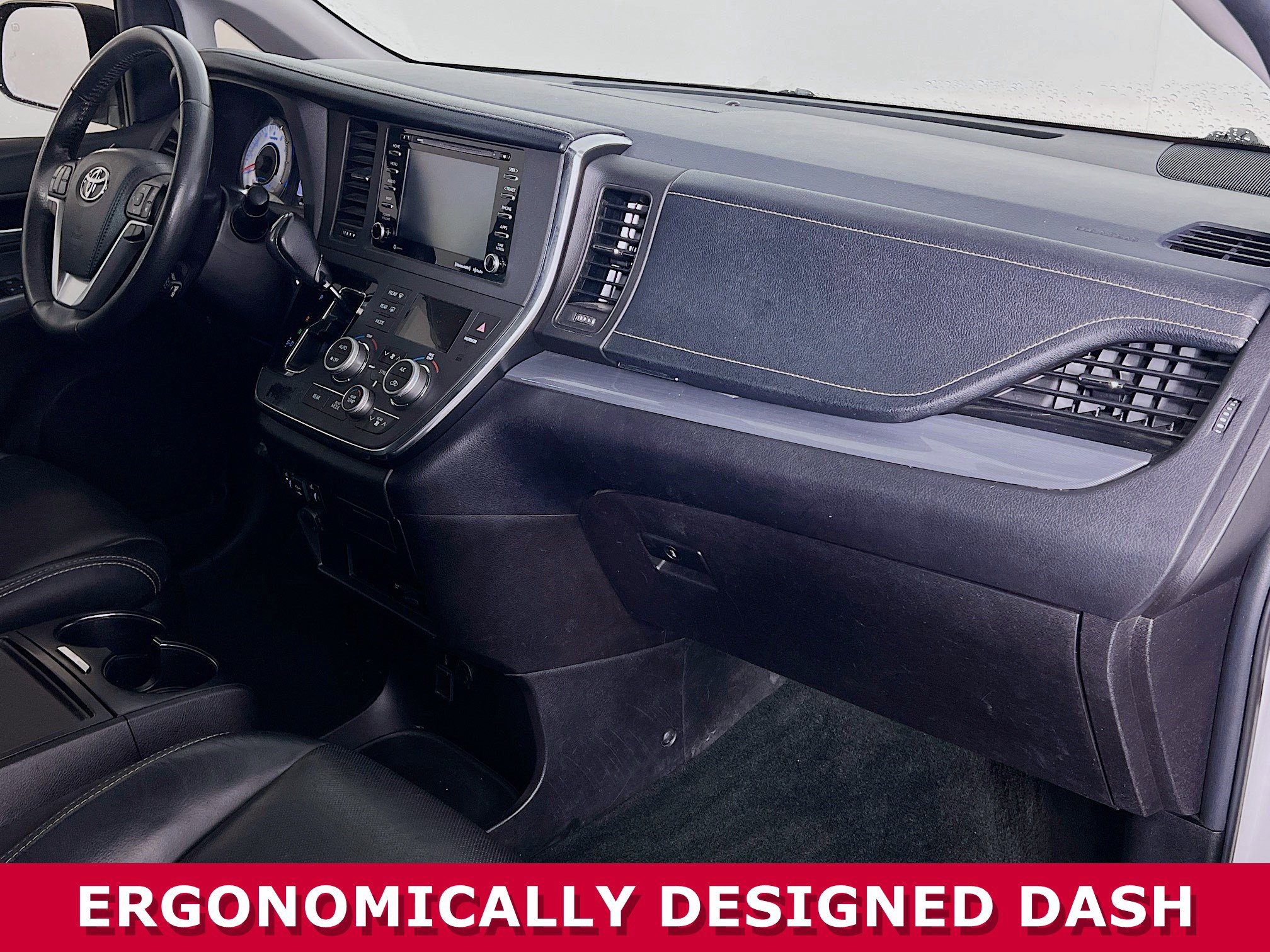 Used 2018 Toyota Sienna SE Premium image 22