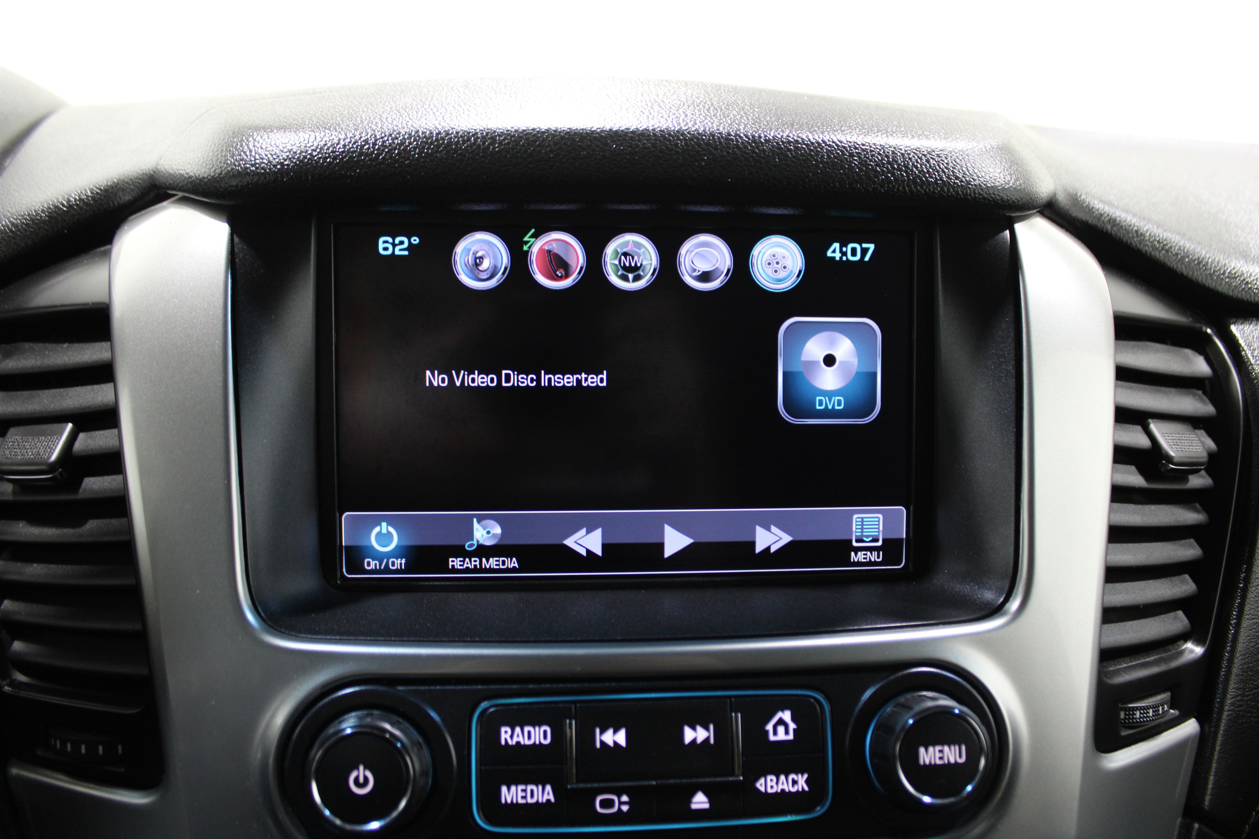 Used 2016 Chevrolet Suburban LTZ image 18