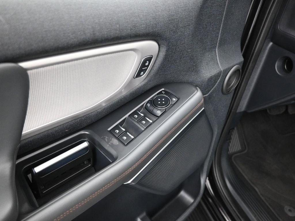 Used 2025 Ford Expedition Active image 18