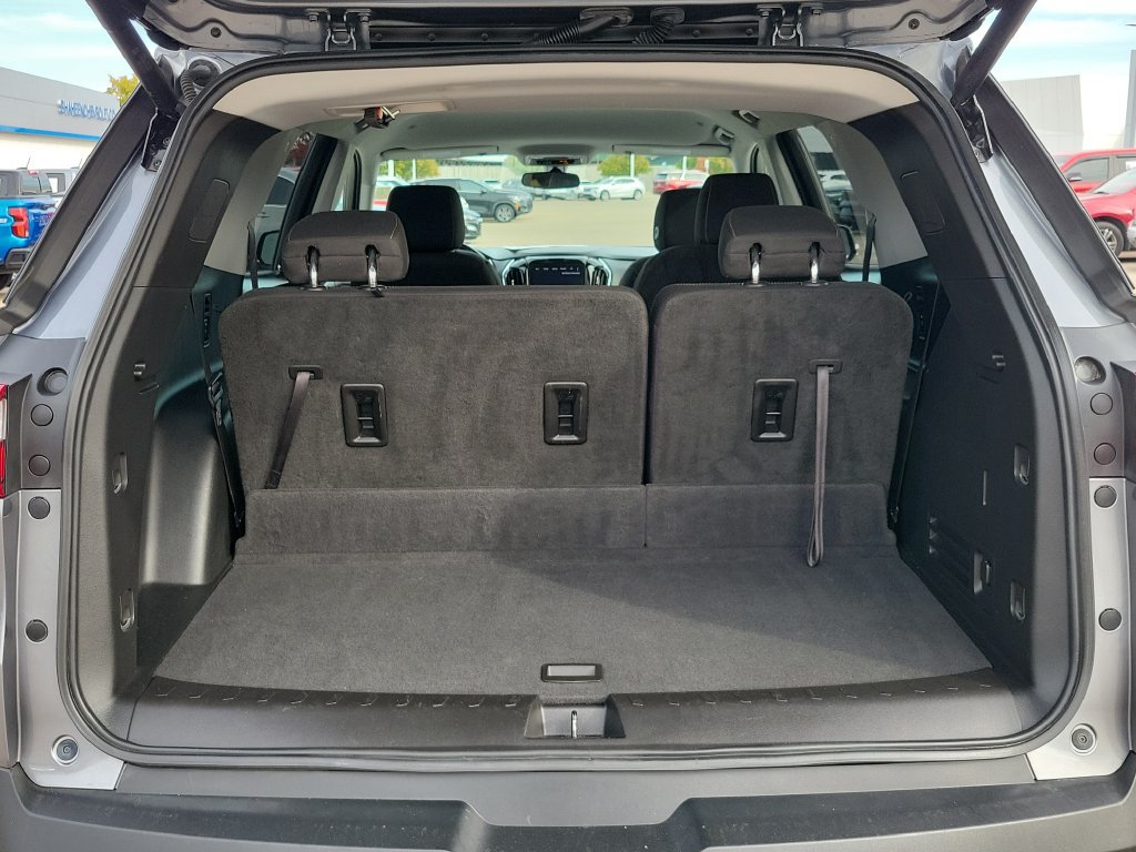 Used 2020 Chevrolet Traverse LT w/ LPO, Floor Liner Package AWD/4WD image 34