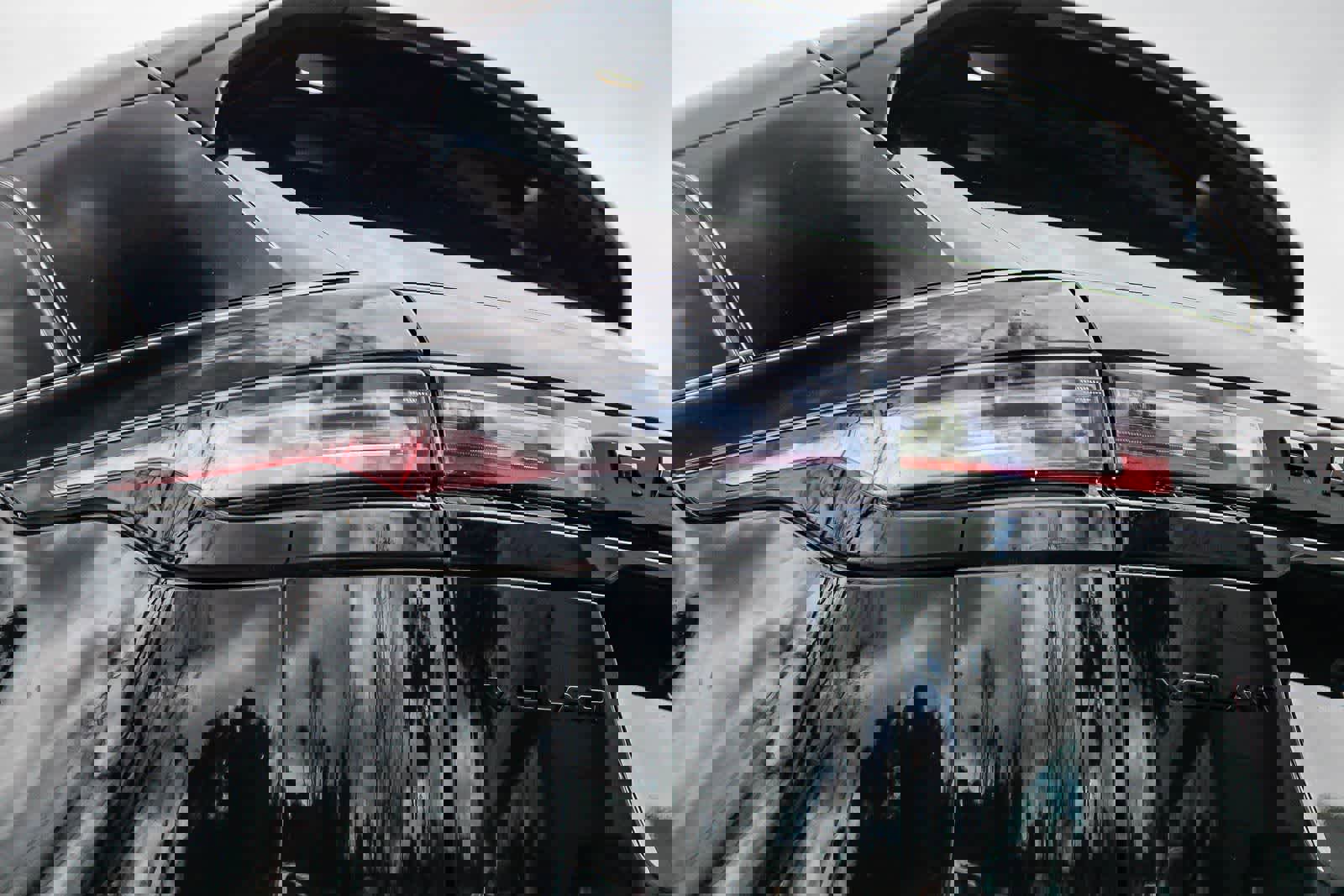 Used 2025 Land Rover Range Rover Velar Dynamic SE image 7