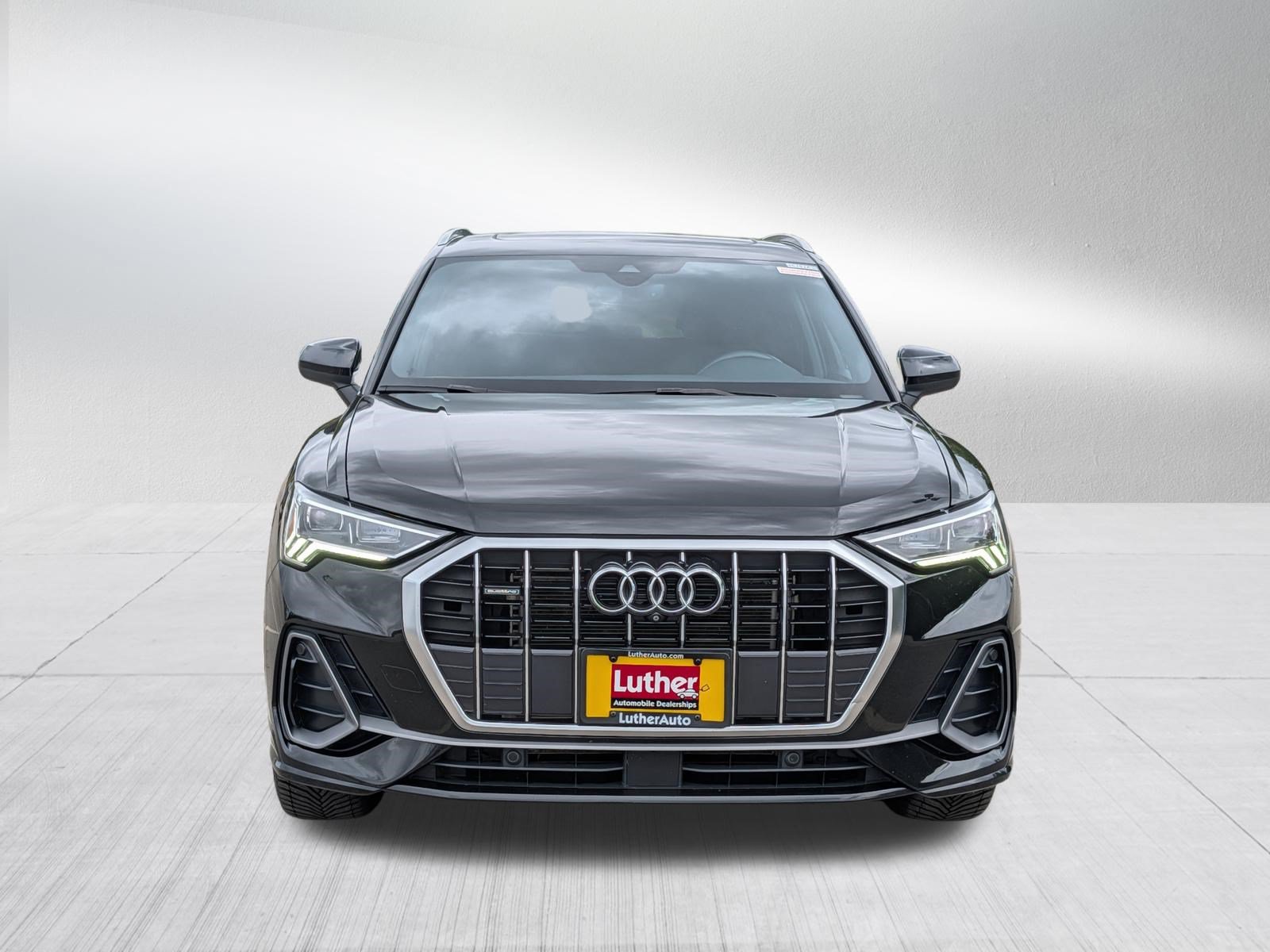 Used 2022 Audi Q3 2.0T Premium Plus AWD/4WD image 2