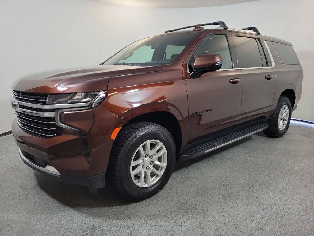 Used 2022 Chevrolet Suburban LT w/ Luxury Package RWD image 3