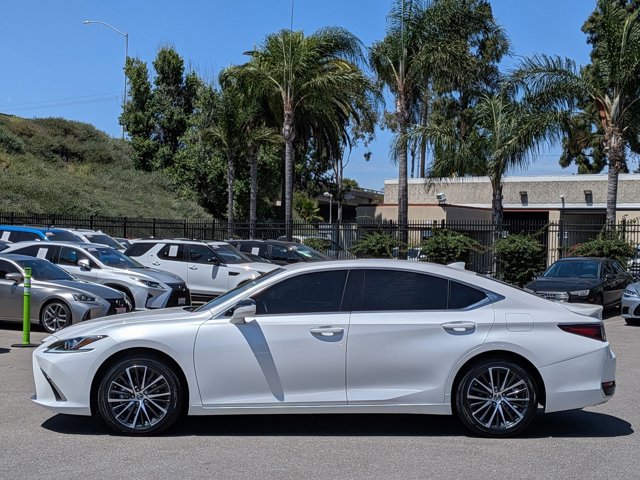 Used 2025 Lexus ES 300h w/ Premium Package FWD image 9
