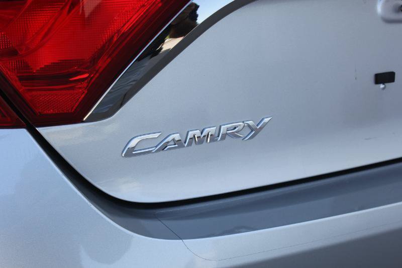 Used 2017 Toyota Camry SE FWD image 9