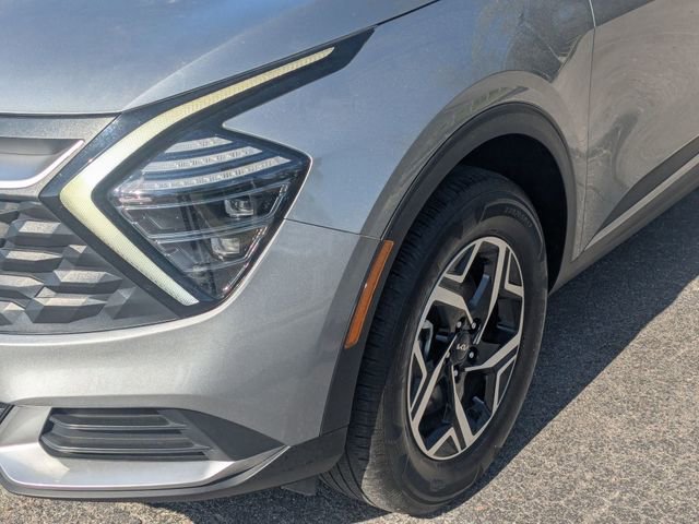 Used 2025 Kia Sportage LX image 8