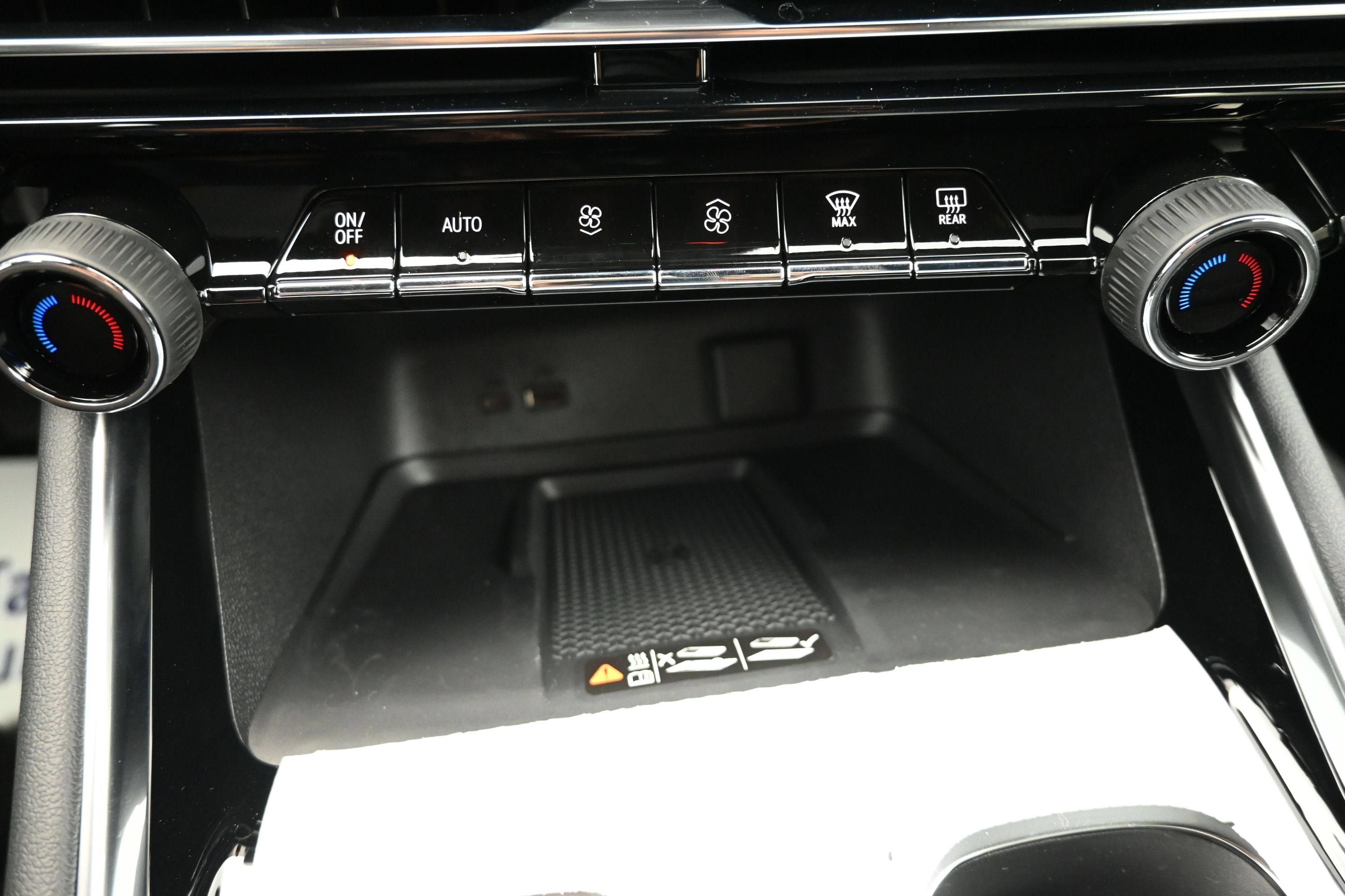 New 2027 Chevrolet Traverse LT FWD image 17