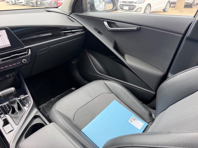 Used 2023 Kia Niro EX FWD image 16