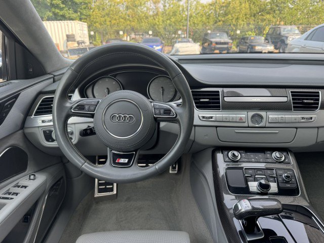 Used 2017 Audi S8 Plus AWD/4WD image 31