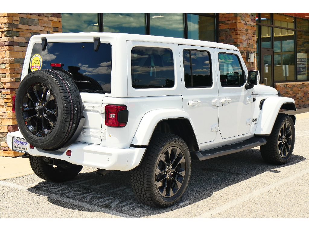 Used 2022 Jeep Wrangler Unlimited Sahara AWD/4WD image 3