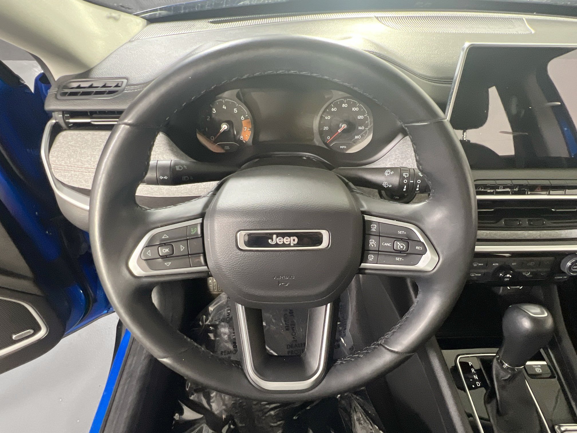 Used 2022 Jeep Compass Latitude w/ Sun and Sound Group AWD/4WD image 11