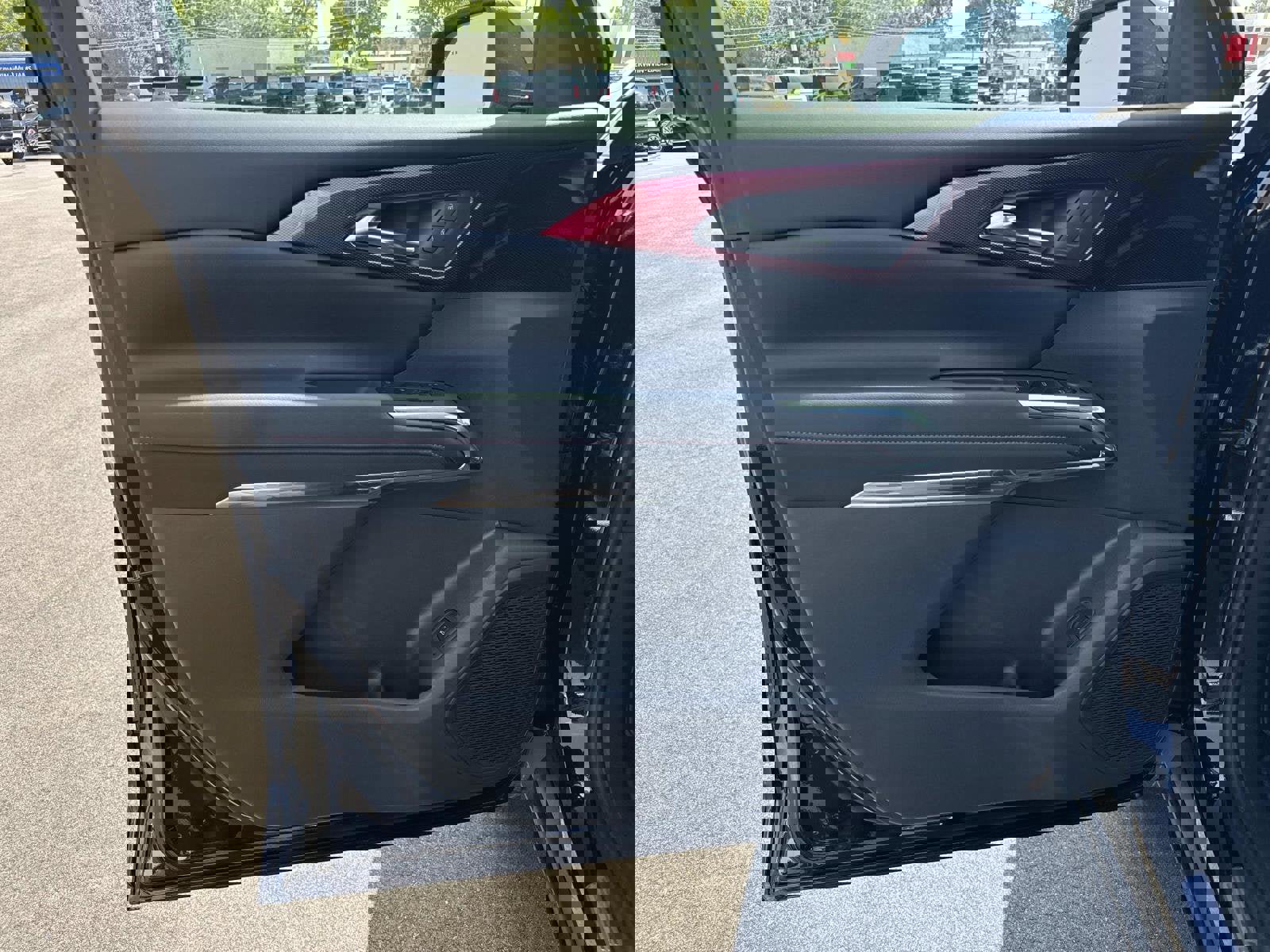 New 2026 Chevrolet Traverse Z71 w/ Driver Confidence Package image 6