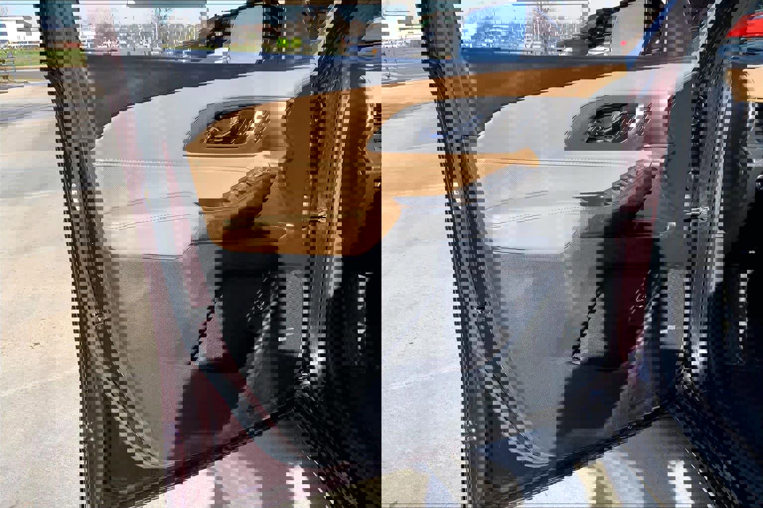 Used 2022 Chevrolet Traverse Premier image 22