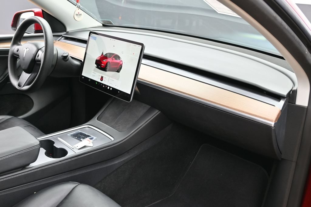 Used 2024 Tesla Model Y Long Range RWD image 36