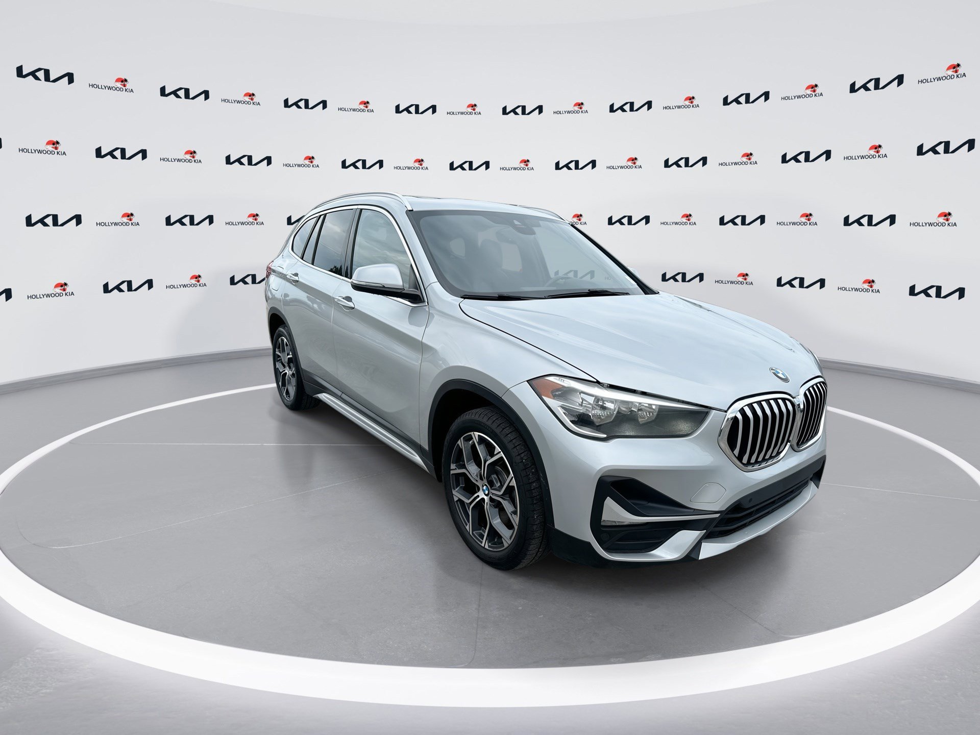 Used 2020 BMW X1 sDrive28i w/ Convenience Package FWD image 2