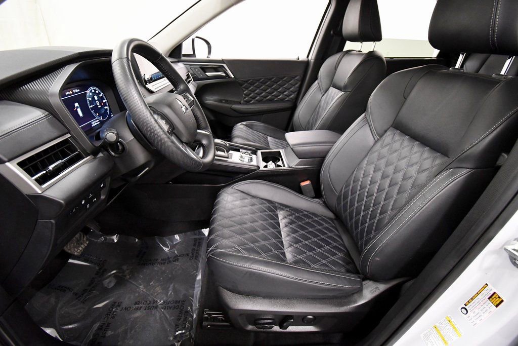 Used 2024 Mitsubishi Outlander SEL image 14