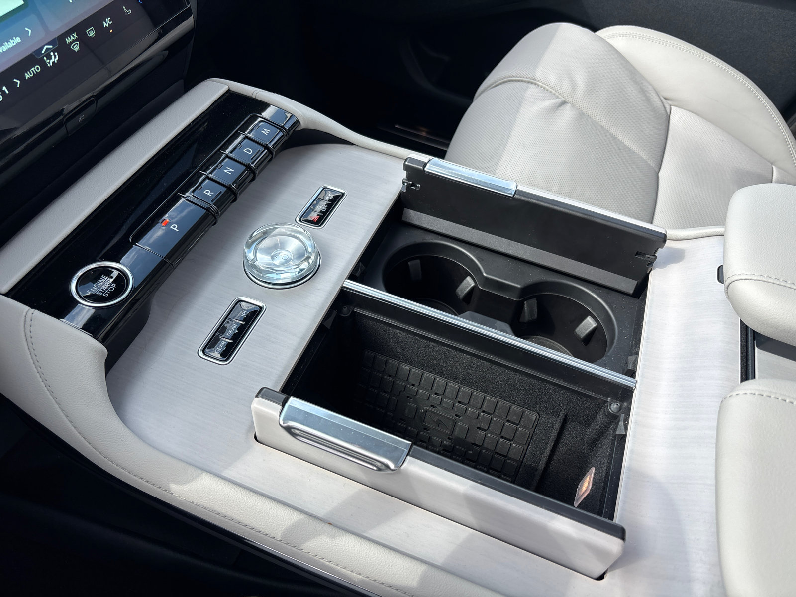 New 2026 Lincoln Navigator Reserve AWD/4WD image 23
