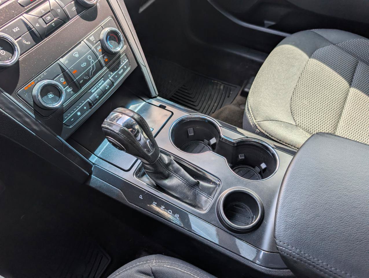 Used 2018 Ford Explorer XLT FWD image 28