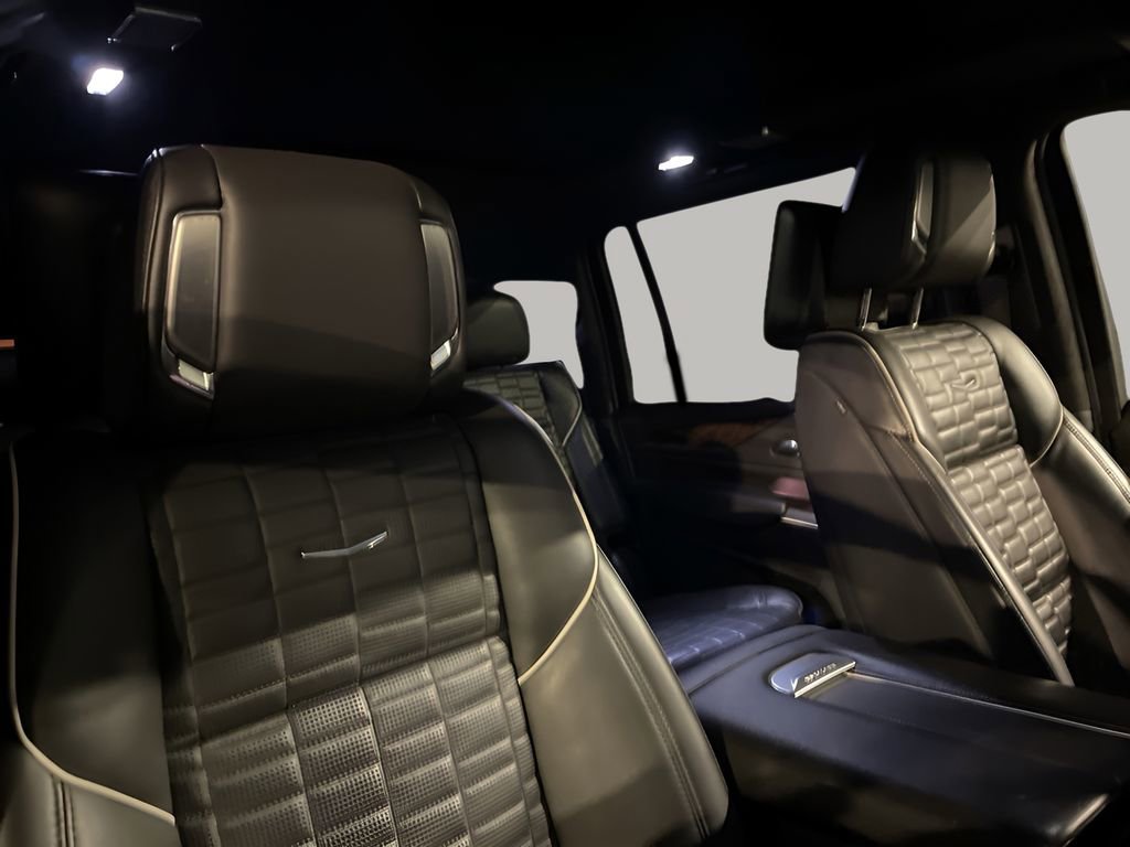Used 2023 Cadillac Escalade ESV Premium Luxury Platinum image 12