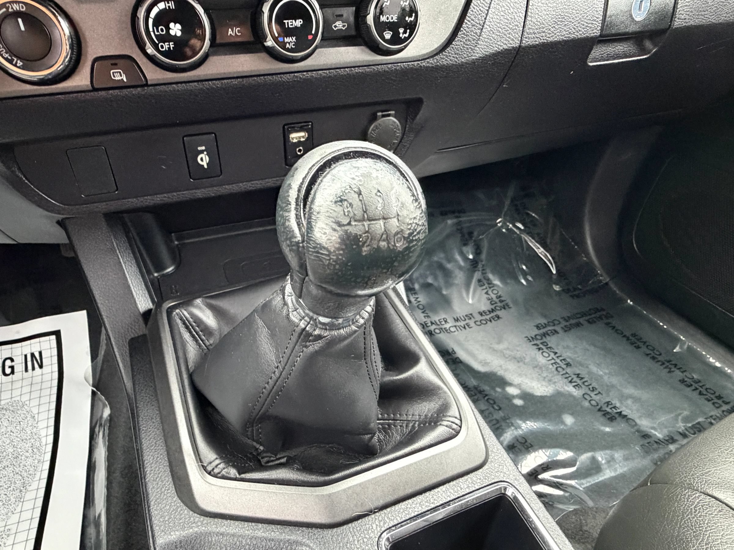 Used 2017 Toyota Tacoma SR AWD/4WD image 12