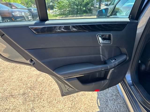 Used 2016 Mercedes-Benz E 350 4MATIC Sedan w/ Premium Package image 17