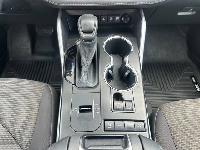 Used 2021 Toyota Highlander L FWD image 11